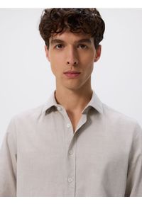 Reserved - Koszula slim z domieszką lnu - beżowy. Kolor: beżowy. Materiał: len #1