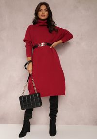 Renee - Bordowa Sukienka Tyvara. Typ kołnierza: golf. Kolor: czerwony. Materiał: dzianina. Długość rękawa: długi rękaw. Sezon: jesień, zima. Typ sukienki: proste. Styl: elegancki. Długość: midi #1