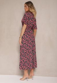 Renee - Czarna Sukienka Rozkloszowana o Kopertowym Kroju w Kwiatowy Print Borriz. Okazja: na co dzień. Kolor: czarny. Materiał: materiał. Wzór: kwiaty, nadruk. Sezon: lato, wiosna. Typ sukienki: kopertowe. Styl: casual, elegancki #3