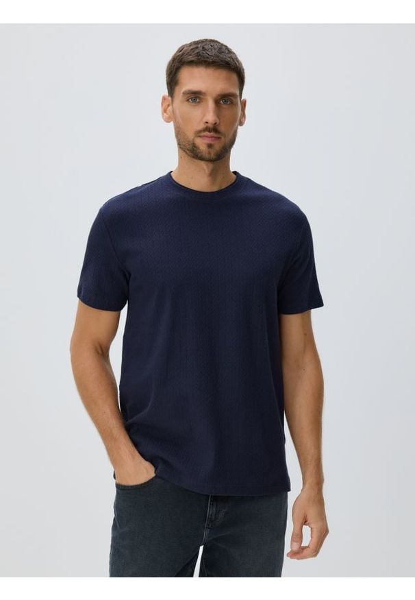 Reserved - Strukturalny t-shirt comfort fit - granatowy. Kolor: niebieski. Materiał: dzianina, bawełna