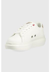 U.S. Polo Assn. sneakersy dziecięce kolor biały. Nosek buta: okrągły. Zapięcie: sznurówki. Kolor: biały. Materiał: guma. Obcas: na platformie
