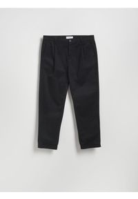 Reserved - Spodnie chino carrot - czarny. Kolor: czarny. Materiał: bawełna, tkanina