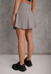 Renee - Ciemnoszare Tenisowe Spódnico-Spodenki z Elastycznego Materiału Natennia. Okazja: na co dzień. Kolor: szary. Materiał: materiał. Styl: casual, sportowy #4