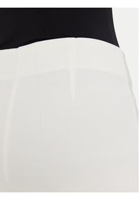 Rinascimento Spodnie materiałowe CFC0119997003 Biały Regular Fit. Kolor: biały. Materiał: syntetyk