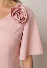 Born2be - Różowa Koktajlowa Sukienka VICES ze Zwiewnymi Rękawami i Kwiatową Aplikacją 3D Talilia. Okazja: na wesele, na ślub cywilny, na imprezę. Kolor: różowy. Wzór: aplikacja, kwiaty. Styl: wizytowy #7