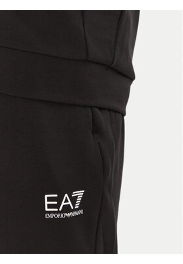 EA7 Emporio Armani Dres 7M000131 AF12501 UC001 Czarny Regular Fit. Kolor: czarny. Materiał: syntetyk