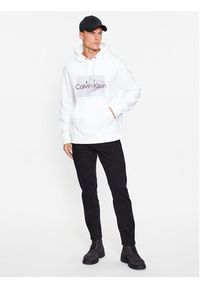 Calvin Klein Bluza Wave Lines Hero K10K112774 Biały Regular Fit. Kolor: biały. Materiał: bawełna