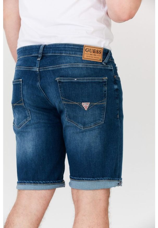 Guess - GUESS Jeansowe szorty męskie. Kolor: niebieski. Materiał: bawełna