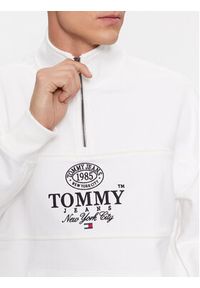 Tommy Jeans Bluza Luxe Athletic DM0DM17800 Biały Relaxed Fit. Kolor: biały. Materiał: bawełna