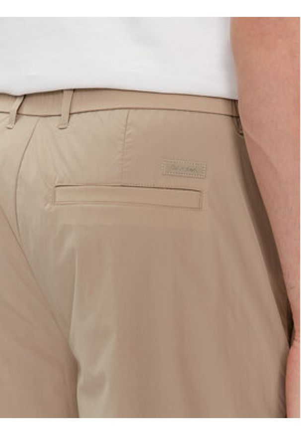 Calvin Klein Szorty materiałowe K10K112836 Beżowy Straight Fit. Kolor: beżowy. Materiał: syntetyk