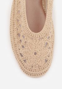 Renee - Ciemnobeżowe Balerinki Vices z Szydełkową Cholewką i Wiązaniem Wokół Kostki Ernelia. Okazja: na co dzień. Kolor: beżowy. Materiał: jeans. Szerokość cholewki: normalna. Styl: elegancki, casual #8