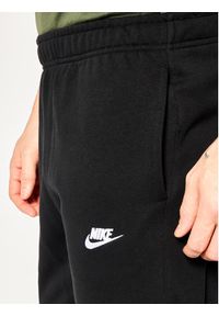 Nike Spodnie dresowe Sportswear Club BV2679 Czarny Standard Fit. Kolor: czarny. Materiał: bawełna