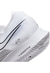 Buty do biegania Nike Streakfly M DJ6566-101 białe. Zapięcie: sznurówki. Kolor: biały. Materiał: tkanina, syntetyk, guma. Model: Nike Zoom. Sport: bieganie #9