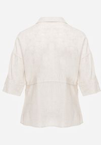 Born2be - Biała Koszula z Bawełną i Lnem Ozdobiona Wycięciami i Ściągana w Pasie Harwinds. Okazja: do pracy, na co dzień. Kolor: biały. Materiał: bawełna, len. Wzór: aplikacja. Styl: klasyczny, casual #3