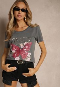 Renee - Ciemnoszary T-shirt z Bawełny Ozdobiony Motylem i Metalicznym Napisem Zariellea. Okazja: na co dzień. Kolor: szary. Materiał: bawełna. Wzór: napisy, aplikacja. Styl: elegancki, casual #5