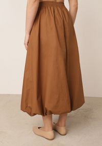 Born2be - Brązowa Bawełniana Spódnica Letnia o Kroju Bombki Serelia. Okazja: na co dzień. Stan: podwyższony. Kolor: brązowy. Materiał: bawełna. Sezon: lato. Styl: casual #7