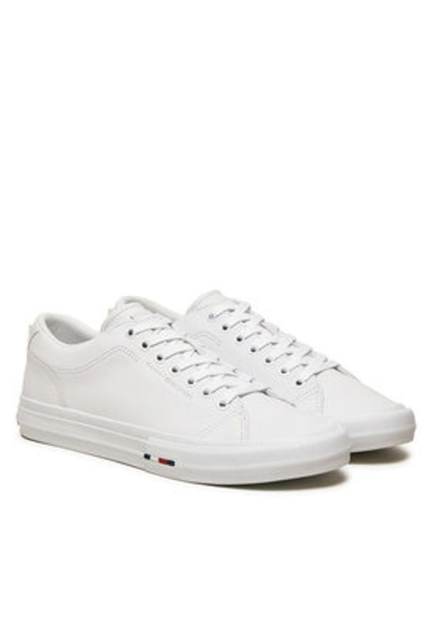 TOMMY HILFIGER - Tommy Hilfiger Sneakersy Hi Vulc Street Low FM0FM05312 Biały. Kolor: biały. Materiał: skóra