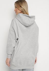 Born2be - Jasnoszara Bluza z Kapturem Dagdere. Typ kołnierza: kaptur. Kolor: szary. Materiał: dzianina, jeans, polar. Długość rękawa: długi rękaw. Długość: długie. Wzór: gładki. Sezon: zima, jesień. Styl: sportowy