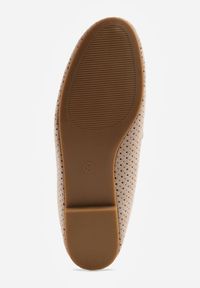 Renee - Beżowe Perforowane Mokasyny z Imitacji Zamszu Zdobione Frędzlami Vaeliane. Okazja: na co dzień. Kolor: beżowy. Materiał: zamsz. Wzór: aplikacja. Styl: casual, elegancki #8