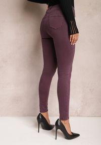 Renee - Ciemnofioletowe Jeansy Skinny z Efektem Push Up Karinali. Okazja: na co dzień. Kolor: fioletowy. Wzór: gładki. Styl: casual