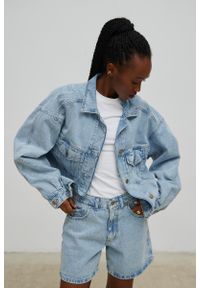 Marsala - Kurtka jeansowa w kolorze CLASSIC BLUE - RUBI-S/M. Materiał: jeans. Długość rękawa: długi rękaw. Długość: długie. Wzór: aplikacja. Styl: klasyczny, elegancki