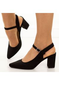 Czarne zamszowe sandały damskie na słupku z zakrytymi palcami Sergio Leone sk446. Kolor: czarny. Materiał: zamsz. Obcas: na słupku #1