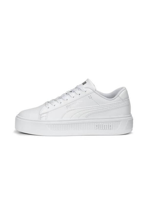 Buty do chodzenia męskie Puma Smash Platform V3. Zapięcie: sznurówki. Kolor: biały, wielokolorowy, szary. Materiał: materiał, syntetyk. Szerokość cholewki: normalna. Obcas: na platformie. Sport: turystyka piesza