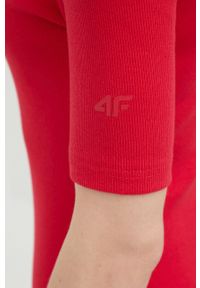 4f - 4F sukienka kolor czerwony midi dopasowana. Kolor: czerwony. Materiał: dzianina. Długość rękawa: krótki rękaw. Typ sukienki: dopasowane. Długość: midi #4