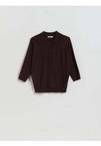 Reserved - Sweter polo z wiskozą - brązowy. Typ kołnierza: polo. Kolor: brązowy. Materiał: wiskoza