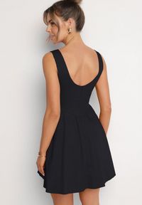 Born2be - Czarna Bawełniana Sukienka Rozkloszowana Lavione. Okazja: na co dzień. Kolor: czarny. Materiał: bawełna. Typ sukienki: proste. Styl: klasyczny, casual, elegancki #3