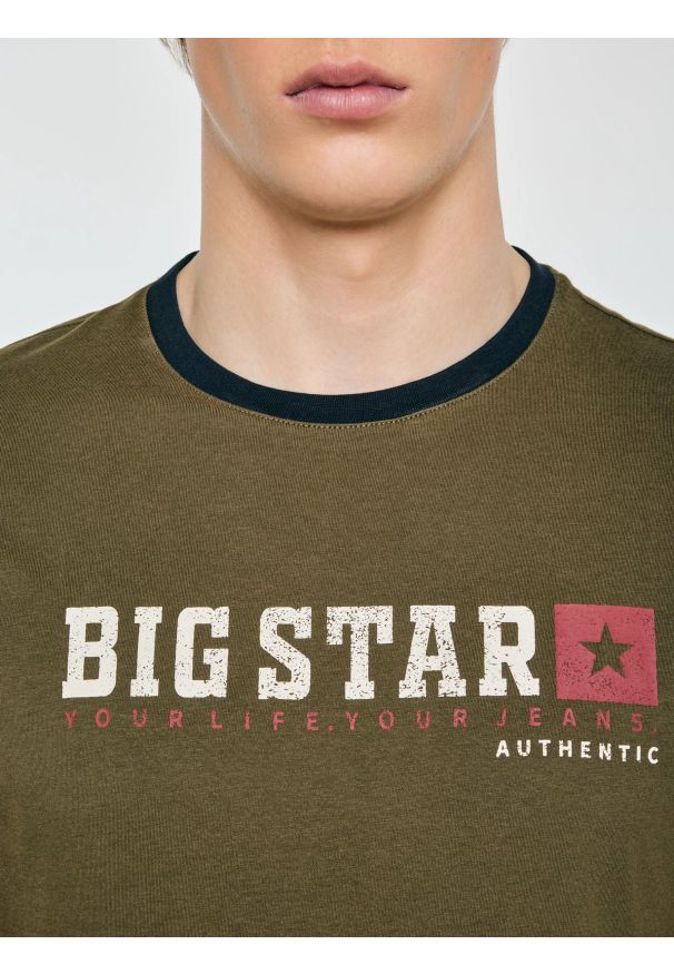 Big-Star - Koszulka męska z linii Authentic z logo BIG STAR khaki Summet 303. Okazja: na co dzień. Kolor: zielony. Materiał: bawełna. Styl: casual, sportowy, wizytowy