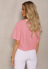 Renee - Czerwono-Biały Oversizowy T-shirt Cropped w Paski z Elastycznej Bawełny Akrida. Kolor: czerwony. Materiał: bawełna. Wzór: paski. Sezon: lato #4