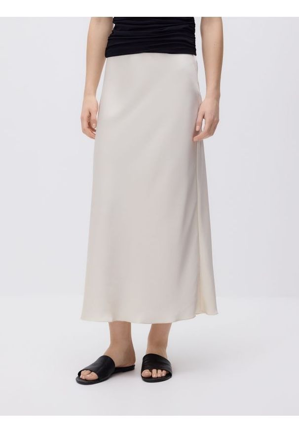 Reserved - Spódnica midi - kremowy. Kolor: kremowy. Materiał: tkanina. Wzór: gładki