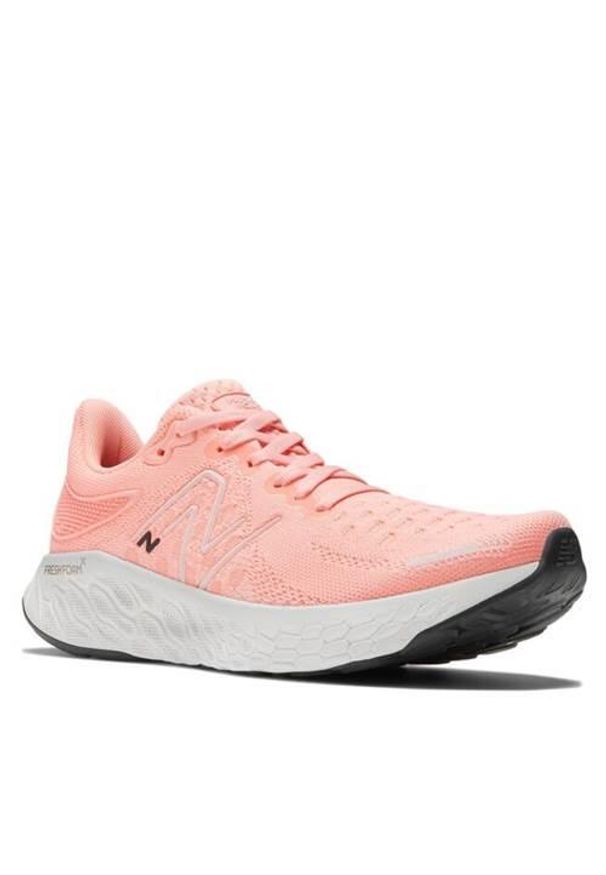 Buty do biegania damskie New Balance 1080. Zapięcie: sznurówki. Kolor: różowy. Materiał: materiał. Szerokość cholewki: normalna. Sport: bieganie