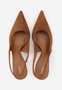 Renee - Brązowe Czółenka Slingback VICES na Kaczuszce Anatera. Okazja: na co dzień. Zapięcie: bez zapięcia. Kolor: brązowy. Materiał: zamsz, jeans. Obcas: na szpilce. Styl: casual, elegancki. Wysokość obcasa: średni #5