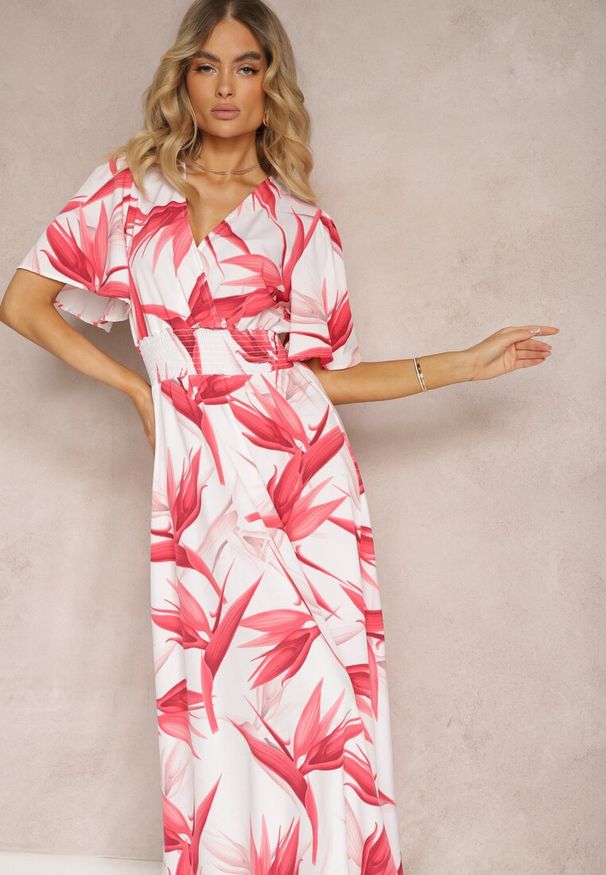 Renee - Różowo-Biała Kopertowa Sukienka Wiązana na Plecach z Gumką w Talii Jeteri. Okazja: na co dzień, na randkę. Typ kołnierza: dekolt w kształcie V. Kolor: różowy. Wzór: ażurowy. Typ sukienki: kopertowe. Styl: casual