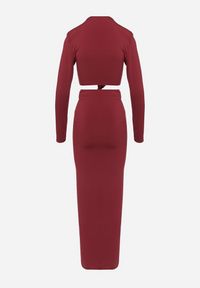 Born2be - Bordowa Sukienka Koktajlowa Ozdobiona Wycięciem Marszczeniem w Talii i Rozcięciem na Nogę Ilizia. Okazja: na imprezę. Kolor: czerwony. Wzór: aplikacja. Typ sukienki: proste. Styl: wizytowy #5