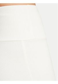 Adidas - adidas Szorty sportowe Lounge IY6740 Biały Slim Fit. Kolor: biały. Materiał: bawełna, wiskoza #4