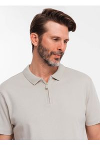 Ombre Clothing - Męska koszulka polo z zapinanym na zamek kołnierzykiem – popielata V2 - Rozmiar: L. Typ kołnierza: polo. Kolor: szary. Materiał: bawełna, dzianina. Wzór: gładki, aplikacja. Styl: sportowy, elegancki
