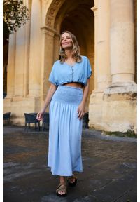 MOODO - Spódnica lyocell błękitna. Kolor: niebieski. Materiał: lyocell #1