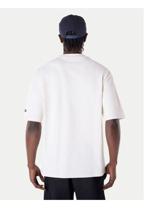 New Era T-Shirt 60596287 Biały Regular Fit. Kolor: biały. Materiał: bawełna