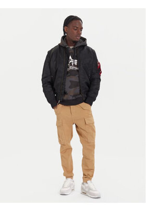 Alpha Industries Kurtka bomber Ma-1 Vf 59 Long 168100 Czarny Slim Fit. Kolor: czarny. Materiał: syntetyk