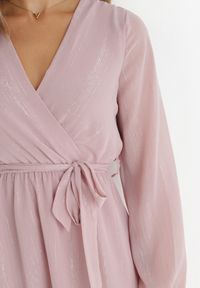 Born2be - Różowa Sukienka Pronestra. Kolor: różowy. Materiał: tkanina, materiał. Wzór: gładki. Typ sukienki: kopertowe. Styl: elegancki. Długość: mini #3