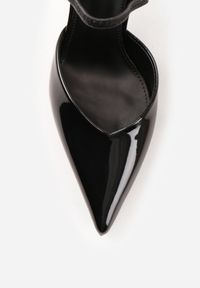 Born2be - Czarne Lakierowane Szpilki z Elastycznym Paskiem na Piętę Balzorwyn. Okazja: na randkę, do pracy, na wesele, na spotkanie biznesowe, na ślub cywilny. Nosek buta: szpiczasty. Zapięcie: pasek. Kolor: czarny. Materiał: lakier. Obcas: na szpilce. Styl: elegancki, biznesowy, klasyczny. Wysokość obcasa: średni #7