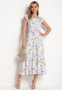 Born2be - Jasnofioletowa Wiskozowa Sukienka w Kwiaty na Ramiączkach z Falbanką i Materiałowym Paskiem Moemia. Okazja: na ślub cywilny, na co dzień, na imprezę, na wesele. Typ kołnierza: kołnierz z falbankami, dekolt kwadratowy. Kolor: fioletowy. Materiał: materiał, wiskoza. Długość rękawa: na ramiączkach. Wzór: kwiaty. Styl: casual, elegancki #7