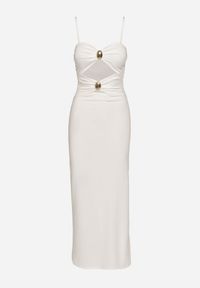 Born2be - Biała Sukienka Dopasowana na Ramiączkach z Wycięciami pod Biustem i Metalowymi Detalami Galentia. Okazja: na co dzień. Kolor: biały. Długość rękawa: na ramiączkach. Styl: klasyczny, casual #5