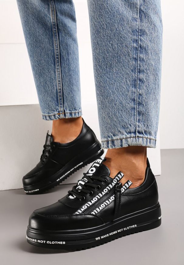 Renee - Czarne Sneakersy na Platformie ze Skórzaną Wkładką Zapinane z Boku na Zamek Błyskawiczny Urithas. Nosek buta: okrągły. Zapięcie: zamek. Kolor: czarny. Materiał: skóra. Obcas: na platformie. Wysokość obcasa: niski