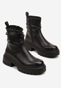 Born2be - Czarne Marszczone Botki na Grubej Podeszwie Catrie. Okazja: na spotkanie biznesowe, do pracy, na co dzień. Kolor: czarny. Materiał: jeans. Styl: klasyczny, biznesowy, casual, elegancki