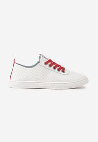 Born2be - Biało-Czerwone Tenisówki z Ażurową Cholewką i Cyrkoniami Liricela. Okazja: na co dzień. Kolor: biały, czerwony. Materiał: jeans. Szerokość cholewki: normalna. Wzór: ażurowy. Styl: klasyczny, casual #5