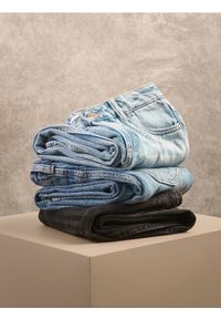 Reserved - Jeansy straight fit - niebieski. Kolor: niebieski
